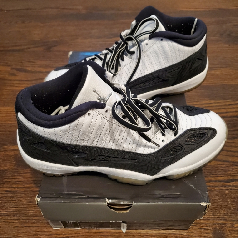 Air Jordan 11 Low Retro